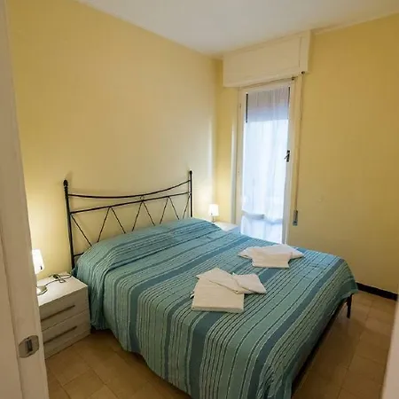 Mae's Apartment *