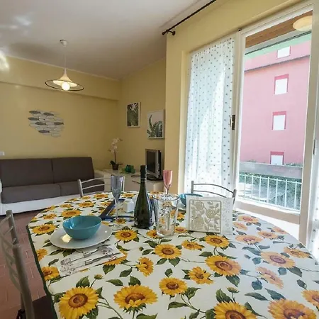 Apartment Mae's *